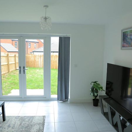 Beautiful New Family Home Leeds  Exterior foto